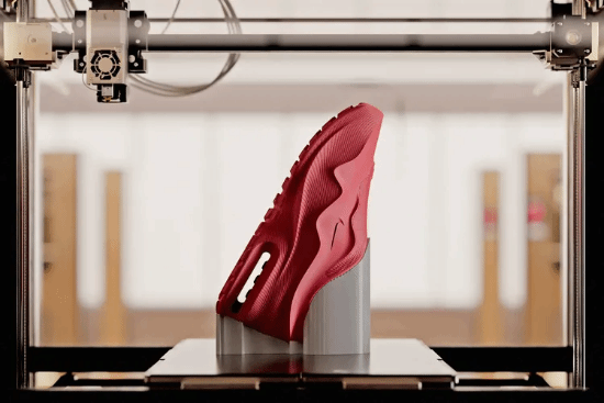 耐克发布3D打印运动鞋Air Max 1000 独特轮廓设计(图2)